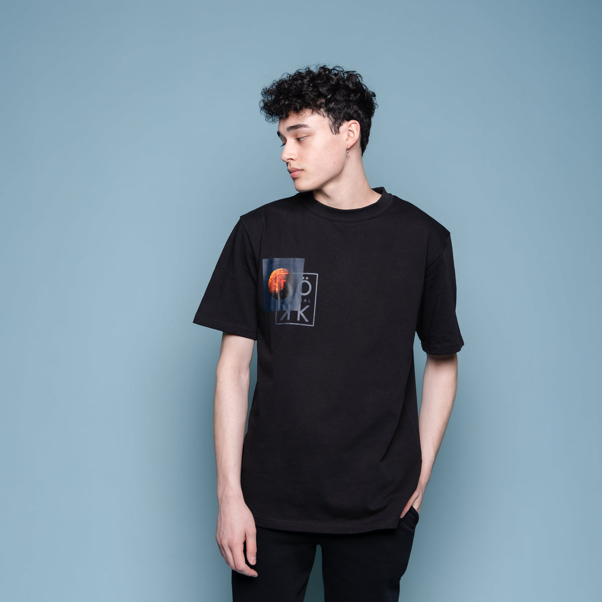 T-Shirts in Universe black