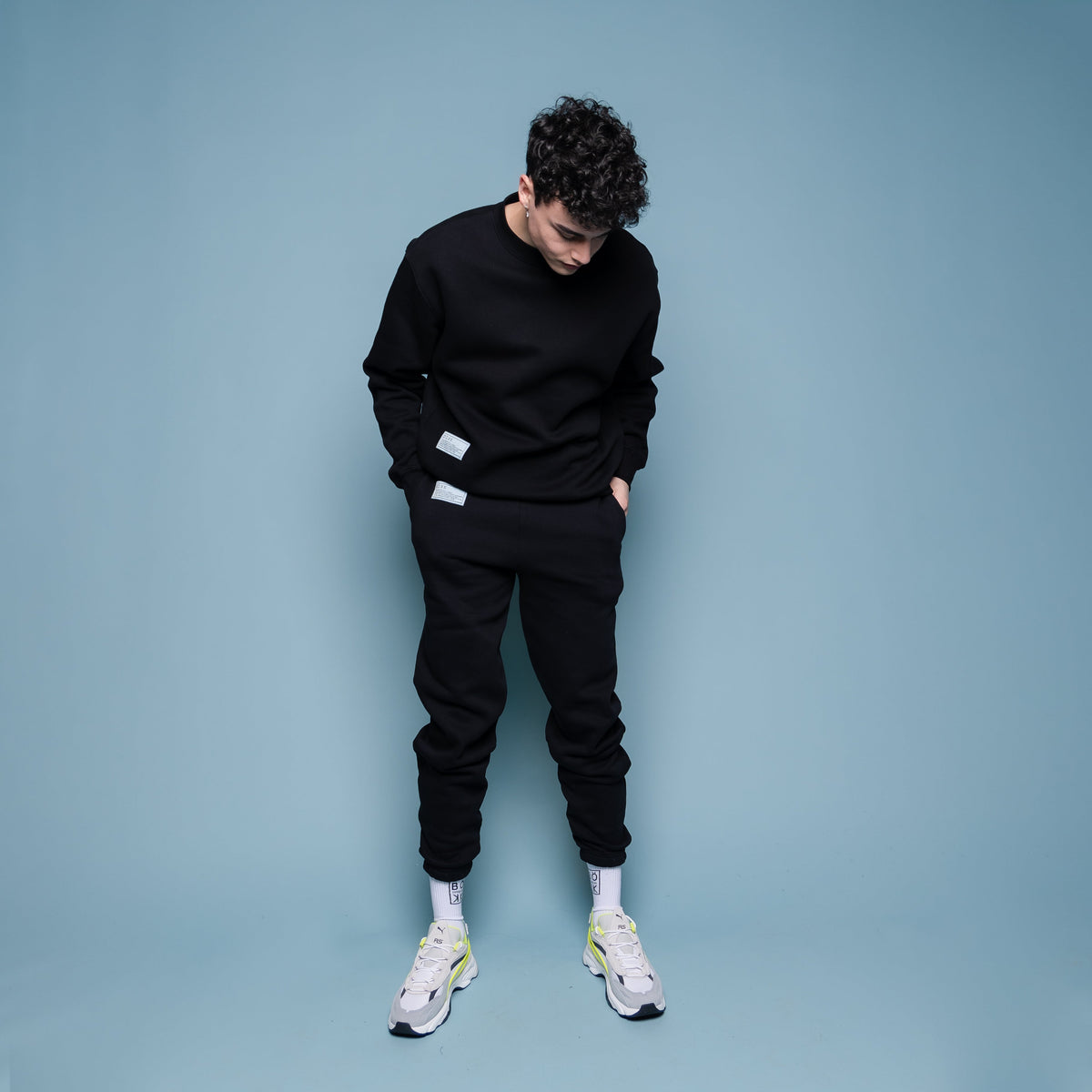 Crew Neck Sweater in Universe black