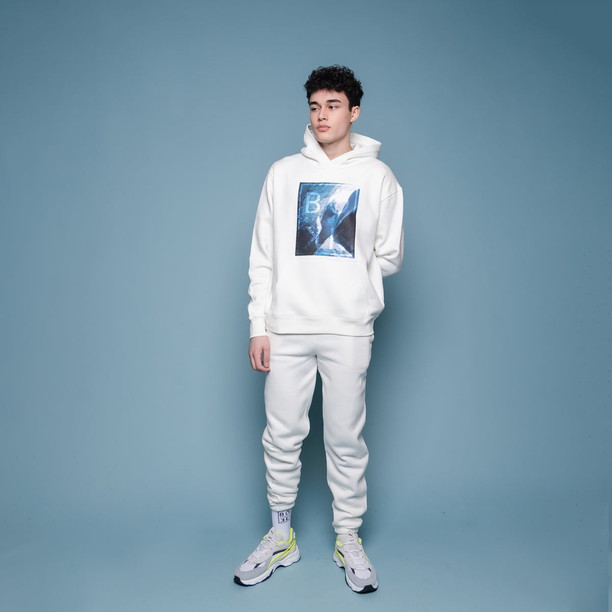 Joggers in Glacier white